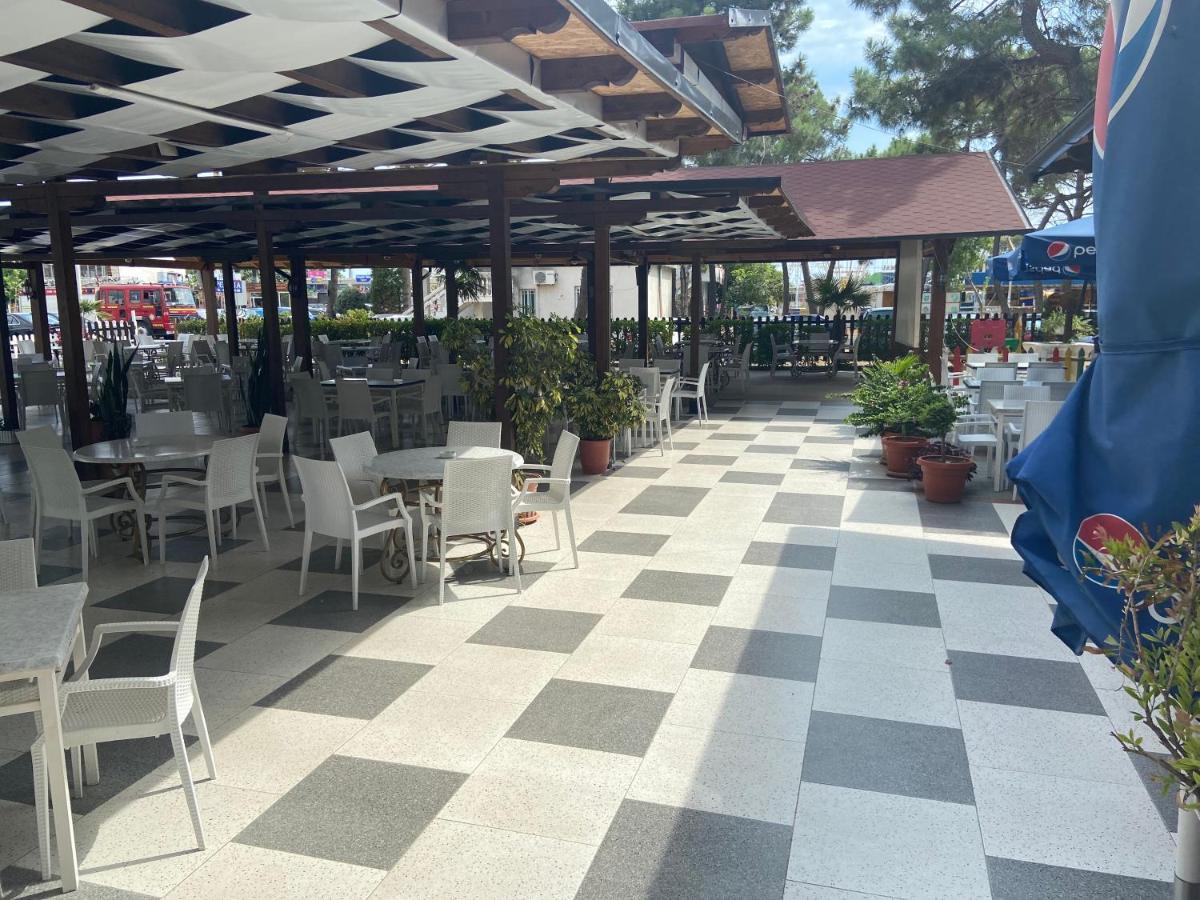Center Park 호텔 Velipojë 외부 사진